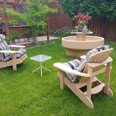 3 Bedrooms 3 Beds Near Metro -2 Parking Free Montreal Exterior foto