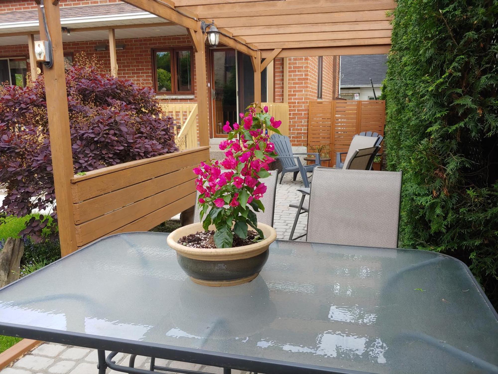 3 Bedrooms 3 Beds Near Metro -2 Parking Free Montreal Exterior foto